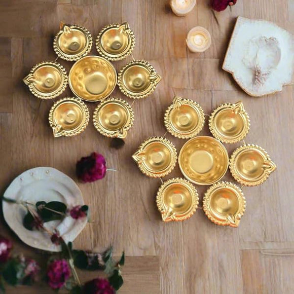 Gold metal Urli Candle & Diya Stand for decoration Beautiful Diya for home decoration Pack of 4