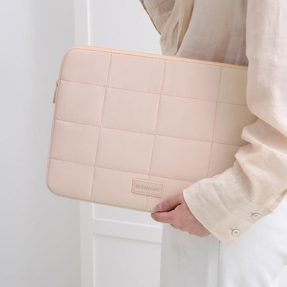 Padded Quilted Laptop Sleeve – Lightweight Protective Laptop Bag with Zipper Closure