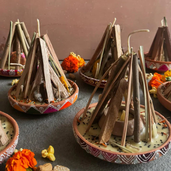 Holika scented Candle 8 inch - Pack of 1